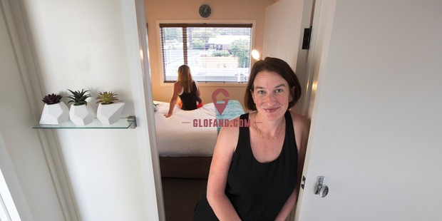 新西兰一妓院不愁生意只愁招不到妹子，这位妈妈桑怒了