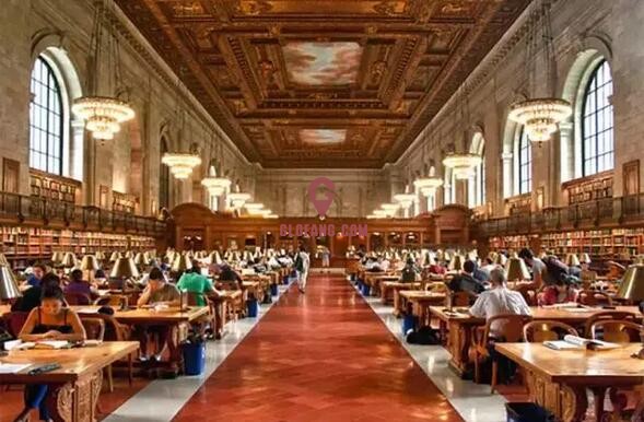 (始建于1915年的哈佛widener图书馆,是目前世界上规模最大的大学图书