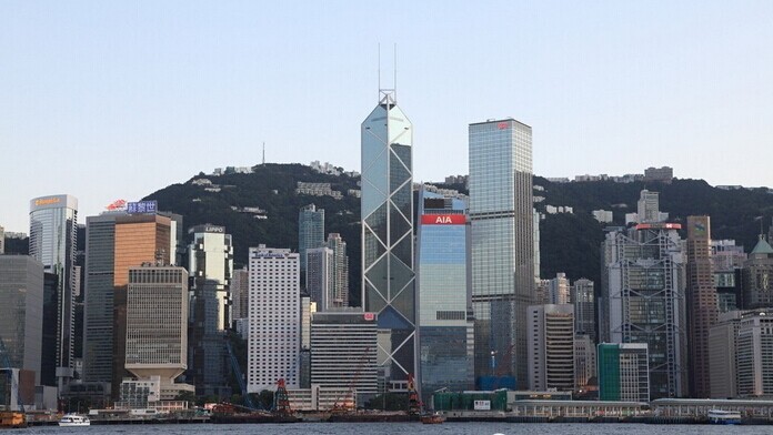 香港投资移民留悬念，喜忧参半，涨或不涨？