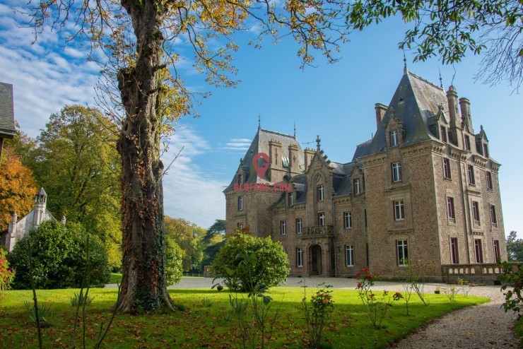 法国宏伟的花岗岩城堡