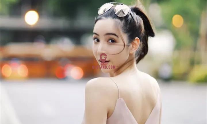 泰国版刘德华pong宣布和豪门学妹eui分手