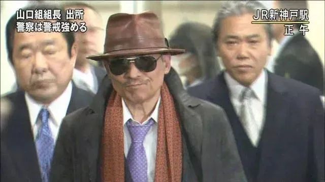 对峙前等红灯 因不能给小朋友发糖而道歉 这样的黑帮你听说过吗 海外房产新闻 海外置业资讯 外房海外房产网 对峙前等红灯 因不能给小朋友发糖而道歉 这样的黑帮你听说过吗 海外房产新闻 海外置业资讯 外房海外房产网