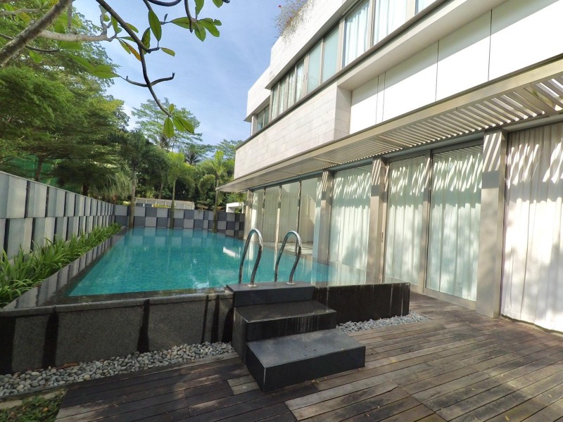 位于新加坡知名富人区-外国人可以购买的永久地契大坪数别墅