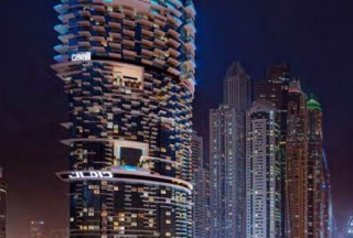 迪拜房产投资 海景房 带泳池的空中大平层+空中花园