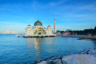 马六甲海峡属于哪个国家_马来西亚马六甲