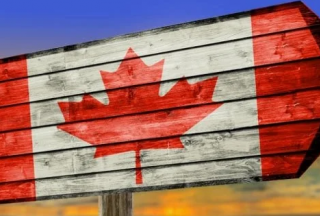 加拿大留学费用一年大概多少人民币？（包括申请费和生活费用）