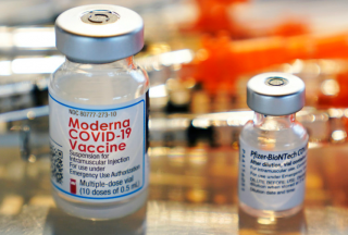 日本将提前开始为公众接种新冠肺炎加强疫苗