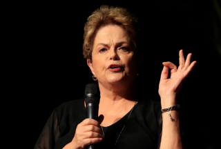 巴西前女总统表示，博尔索纳罗的“种族灭绝”应对措施导致了巴西的灾难