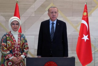 土耳其总统埃尔多安及第一夫人感染奥密克戎