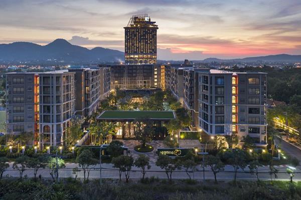 La Habana Hua Hin, completed in 2020, is one of Sansiri's condo projects totaling more than 20 projects with over 5,000 units worth more than 30 billion baht since 1988. The developer has the largest market share of condo in Hua Hin area.