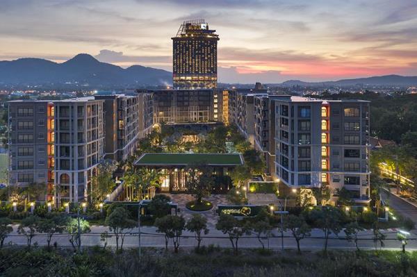 La Habana Hua Hin, completed in 2020, is one of Sansiri's co<em></em>ndo projects totaling more than 20 projects with over 5,000 units worth more than 30 billion baht since 1988. The developer has the largest market share of co<em></em>ndo in Hua Hin area.