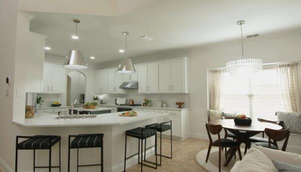 Single level peninsula