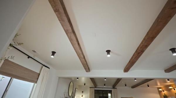 Decorative ceiling beams