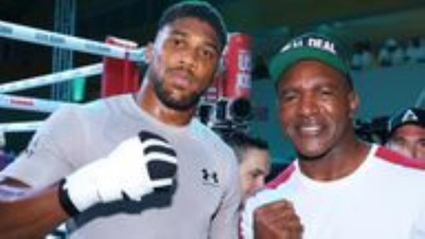 Anthony Joshua, Evander Holyfield