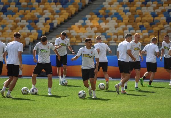 Shakhtar Donetsk's players during training at the NSC Olimpiyskiy stadium in Kyiv
