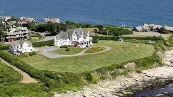 Rhode Island��s Historic Sea View Villa Lands on the Market For $25M