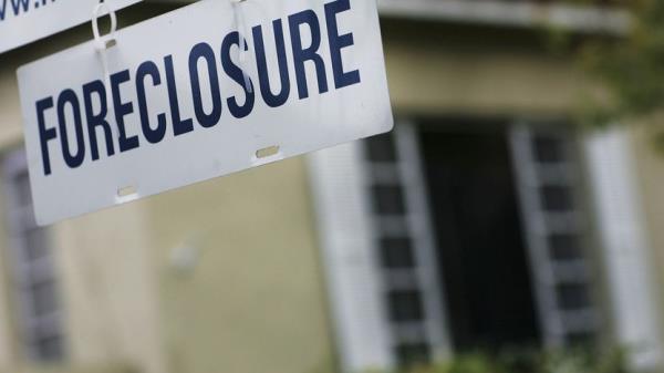 The 4 Most Costly Dangers of Buying a Foreclosure��and How To Avoid Them