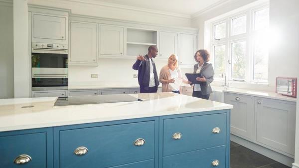 Can Buyers Contact a Listing Agent for a Showing?