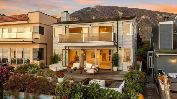 Long Live Summer! 5 Luxe Beach Houses That Offer Supremely Sunny Vibes