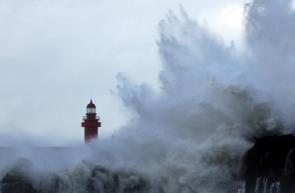 High wave hits a port caused by typhoon Hinnamnor on Jeju island