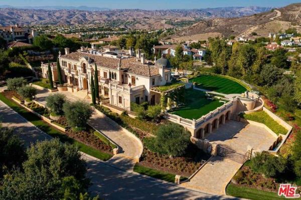 Villa Bellezza in Calabasas, CA