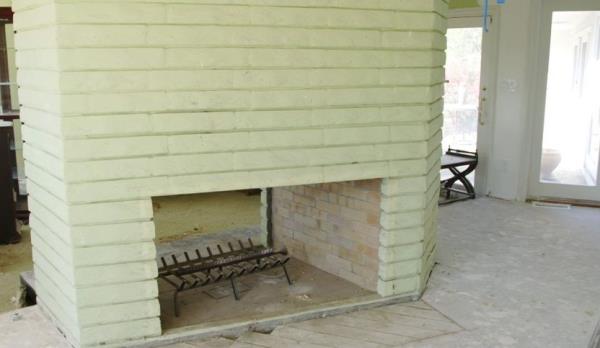 Ugly chartreuse fireplace