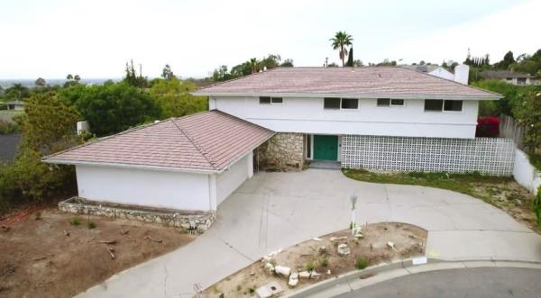 The midcentury house in Fullerton, CA