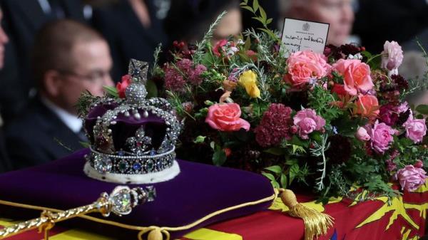 Britain's Queen Elizabeth's coffin is carried on the day of the state funeral and burial of Britain's Queen Elizabeth, at Westminster Abbey in London, Britain, September 19, 2022. REUTERS/Phil Noble/Pool
