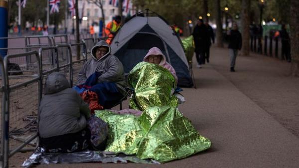 People camp at The Mall ahead of the state funeral of Britain's Queen Elizabeth, in London, Britain, September 18, 2022. REUTERS/Alkis Konstantinidis