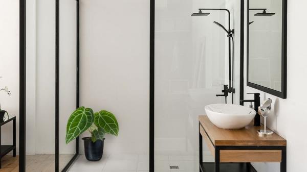So, Where��s the Tub? A Close Look at the Dumbest Bathroom Trend to Date