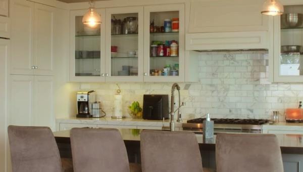 Cabinets and counters that need de-cluttering