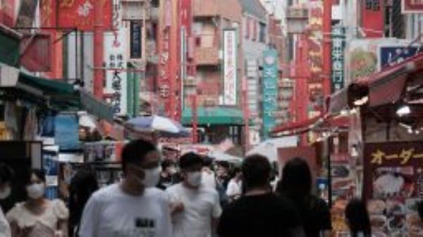 Visitors at Nankin-machi in Kobe, Hyogo Prefecture, Japan, on Sunday, Aug. 14, 2022. Japan's gross domestic product&nbsp;grew&nbsp;at an annualized pace of 2.2% in the second quarter of this year,&nbsp;as consumer spending picked up following the end of coronavirus curbs on businesses.&nbsp;