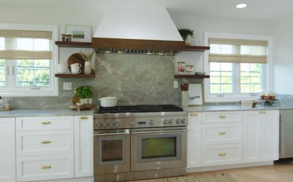 Backsplash made of quartzite carved from a mountain in Brazil