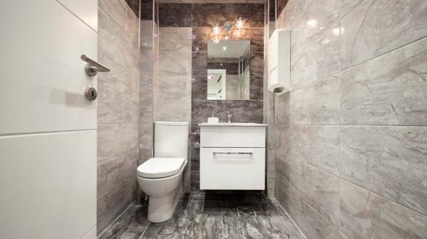 What Is a Water Closet? A Bathroom With Privacy Galore