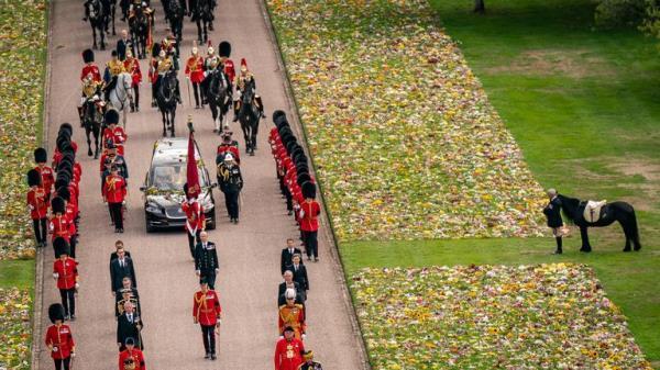 EMBARGOED TO 2230 SATURDAY OCTOBER 8 File photo dated 19/09/22 of Emma, the monarch's fell pony, standing besides floral tributes as the Ceremonial Procession of the coffin of Queen Elizabeth II arrived at Windsor Castle for her Committal Service at St George's Chapel. Issue date: Saturday October 8, 2022.