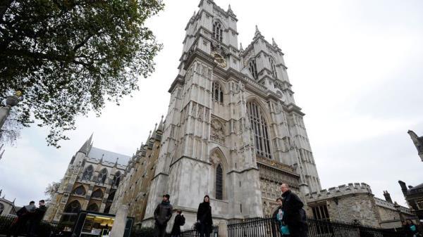 Westminster Abbey is seen in central London, November 17, 2010. Royal courtiers are already pondering how to tailor the ceremony to the austere times and Britons have started betting in earnest on the likely date for the wedding of Britain's Prince William and Kate Middleton. The wedding -- which according to one estimate will boost Britain's economy by nearly $1 billion -- has been widely hailed as a welcome respite from budget cuts and belt-tightening. REUTERS/Paul Hackett (BRITAIN - Tags: TRA