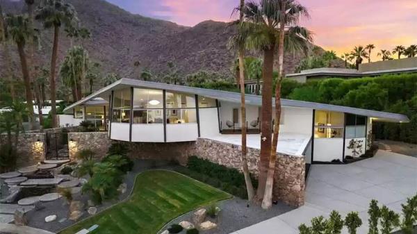 Newly Renovated, the Elvis Honeymoon Hideaway in Palm Springs Is Back on the Market for $5.65M