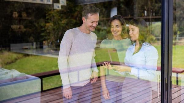 What Is a Real Estate Broker vs Real Estate Agent��and Who Should You Hire?