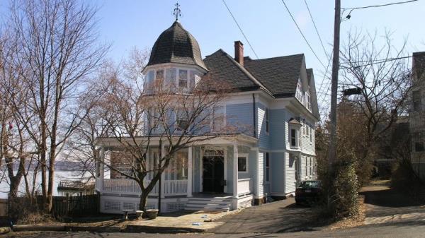 Is America��s only Legally Haunted House Actually Haunted?