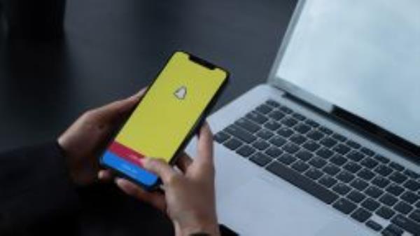 02 Snapchat app STOCK