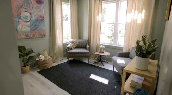 Versatile main floor bedroom