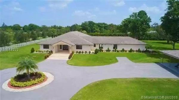 Castellanos Southwest Ranches mansion