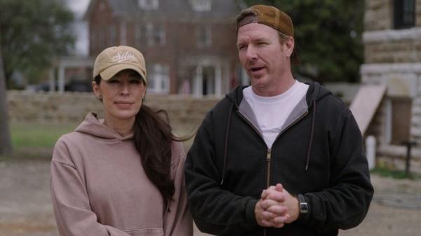 On ��Fixer Upper: The Castle,�� Chip and Joanna Gaines Have Something To Hide��See Pics