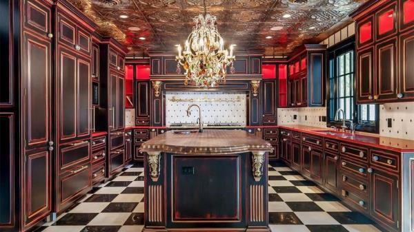 Maximalist Maryland Home Wows With Eye-Popping, Whimsical Style for $785K