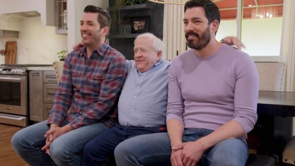 The Property Brothers Let the Emotions Flow on Season Premiere of ��Celebrity IOU��