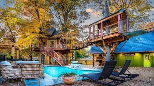 Branch Out! Tiny $1.2M Treehouse in Arkansas Provides a Playful Perch