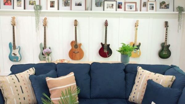 Hanging guitar installation