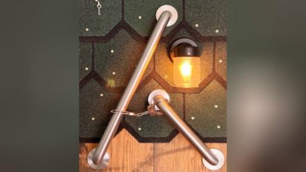 Alexander Reben, Ceci N'est Pas Une Barriere, 2020.