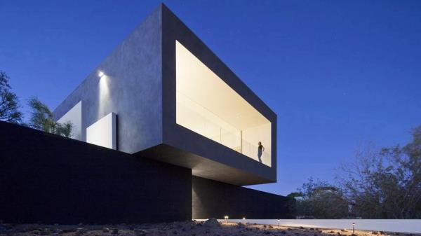 The $2.2M ��Dialogue House�� in Phoenix Speaks to Its Serene Surroundings