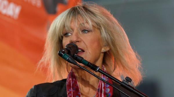Keyboardist and singer Christine McVie of the rock band Fleetwood Mac performs on NBC's 'Today' show in New York City, October 9, 2014. Fleetwood Mac is currently on a world concert tour. REUTERS/Mike Segar (UNITED STATES - Tags: ENTERTAINMENT)